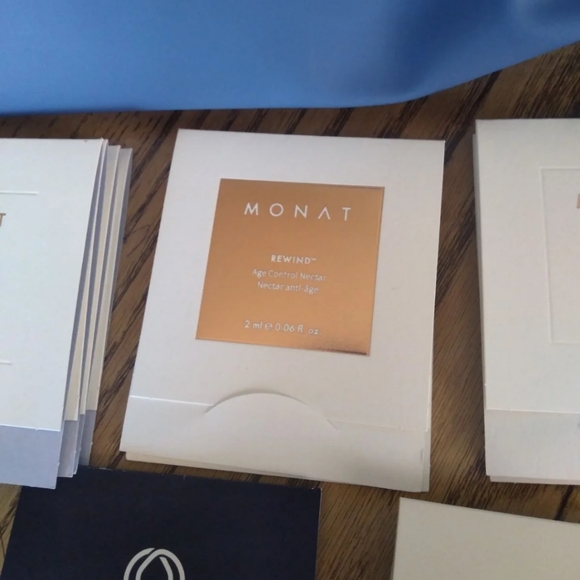 Monat bundle samples and jelly bag - Picture 2 of 12